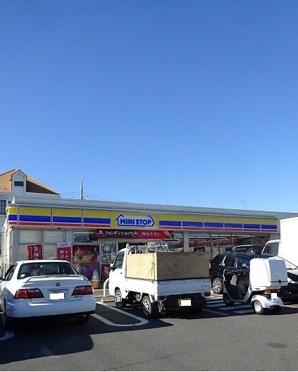 コンビニ　ミニストップ（コンビニ）まで650m