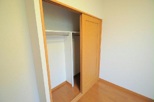 収納　大型クローゼットで収納も楽々できます。