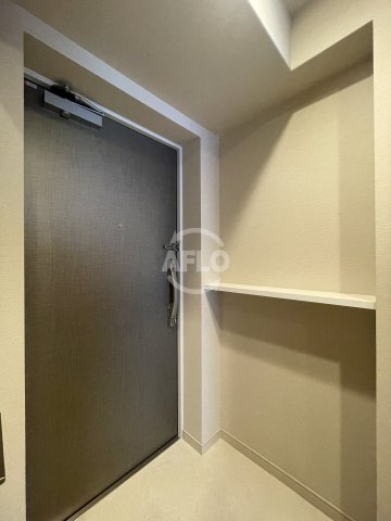 玄関　スプランディッド新大阪VI　玄関