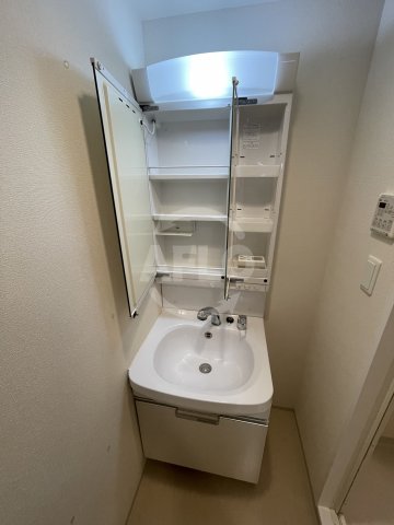 洗面設備　メインステージ大阪福島　独立洗面台