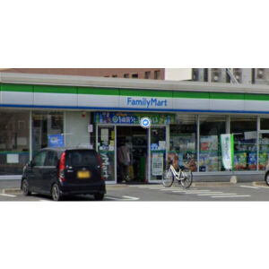 コンビニ　ファミリーマート港北駅前店（コンビニ）まで351m