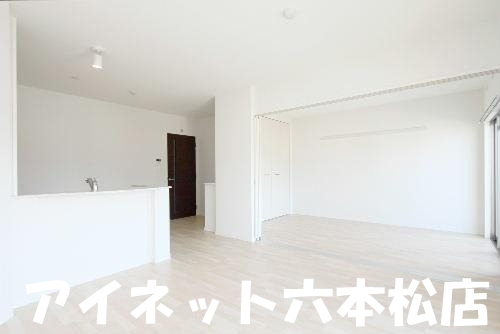 居室・リビング　広々としていいですね。