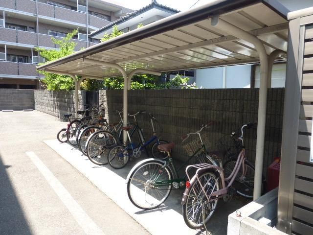 その他共有部分　★屋根付き駐輪場です★