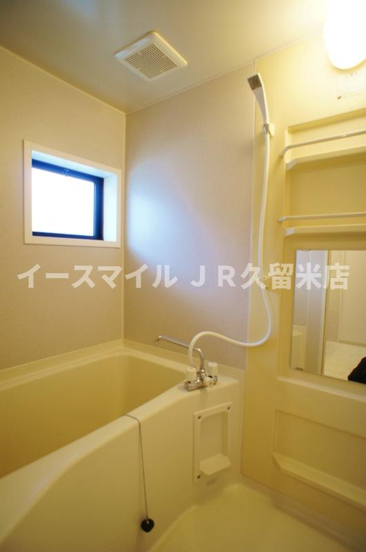 バス・シャワールーム　落ち着いた空間のお風呂です