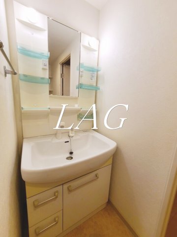 洗面設備　独立洗面台です。