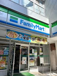 コンビニ　ファミリーマート千歳烏山店（コンビニ）まで213m