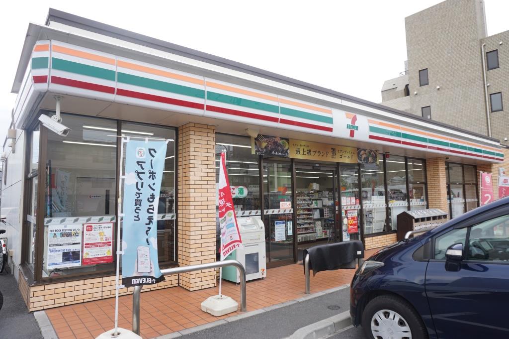 コンビニ　セブンイレブン 足立鹿浜店（コンビニ）まで399m