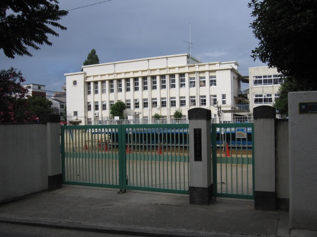 小学校　神戸市立春日野小学校（小学校）まで678m