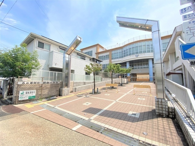 小学校　名古屋市立御劔小学校（小学校）まで206m