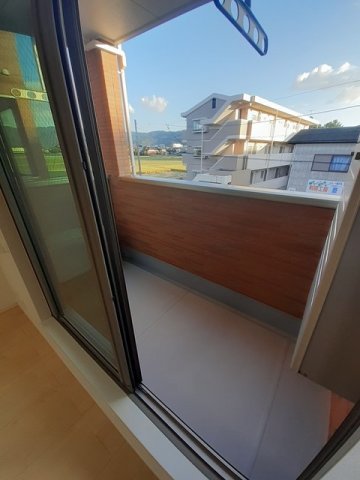 バルコニー　陽当たり良好なバルコニーです♪