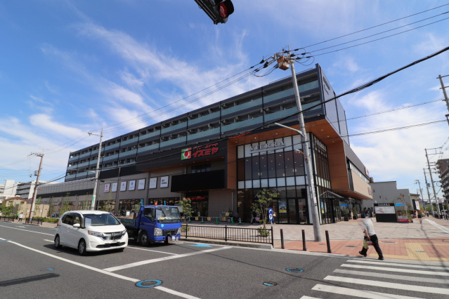 スーパー　デイリーカナートイズミヤ新中条店（スーパー）まで406m