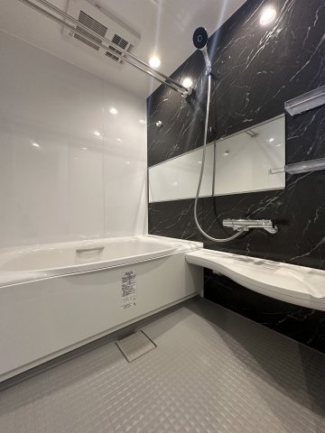 バス・シャワールーム　別タイプのお部屋の写真です