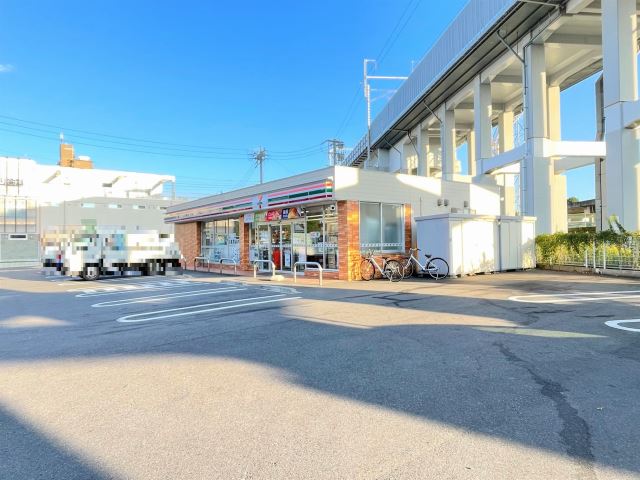 コンビニ　セブンイレブン（コンビニ）まで250m