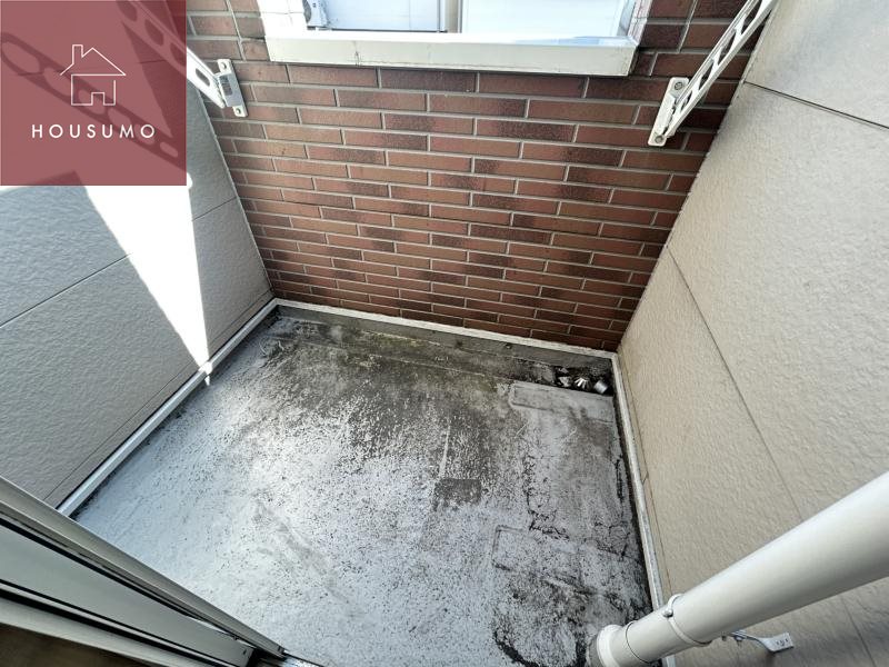 バルコニー　外からの目が気にならないバルコニーで洗濯物が干せます