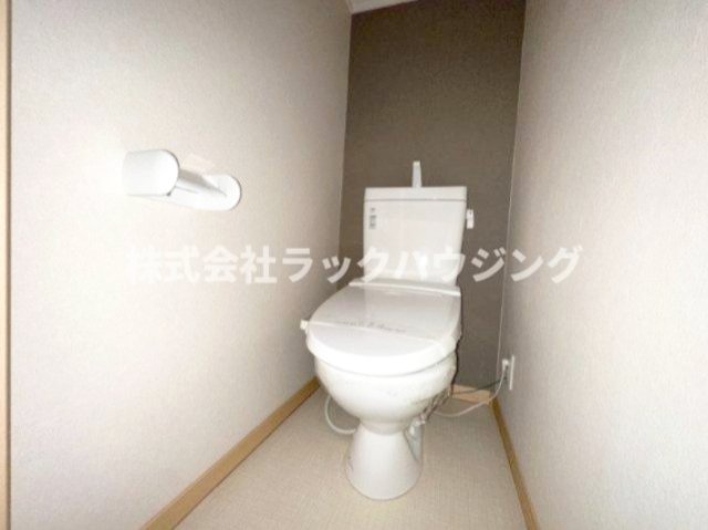 トイレ　【お部屋探しはラックハウジングにお問合せ下さいませ】