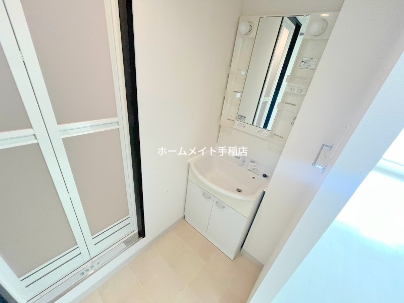 洗面設備　便利な洗面台付きでございます！