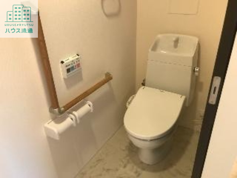 トイレ　※写真は別号室