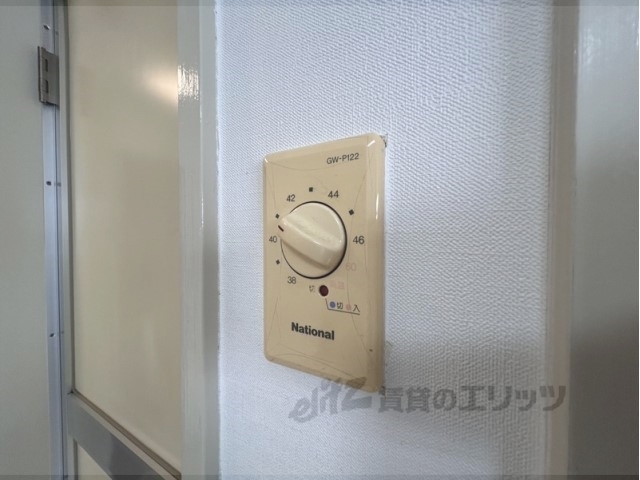その他設備　給湯器リモコン