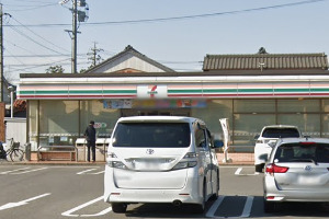 コンビニ　セブンイレブン 碧南春日町3丁目店（コンビニ）まで565m