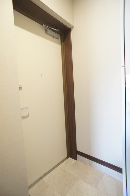 ガーデンヒルズ白鳥IIの玄関写真