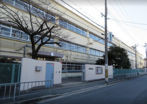 中学校　東大阪市立長栄中学校（中学校）まで392m