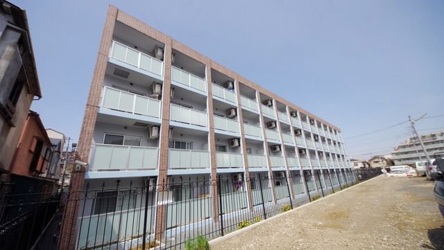 東武東上線 成増駅 徒歩13分 4階建 築14年の外観写真