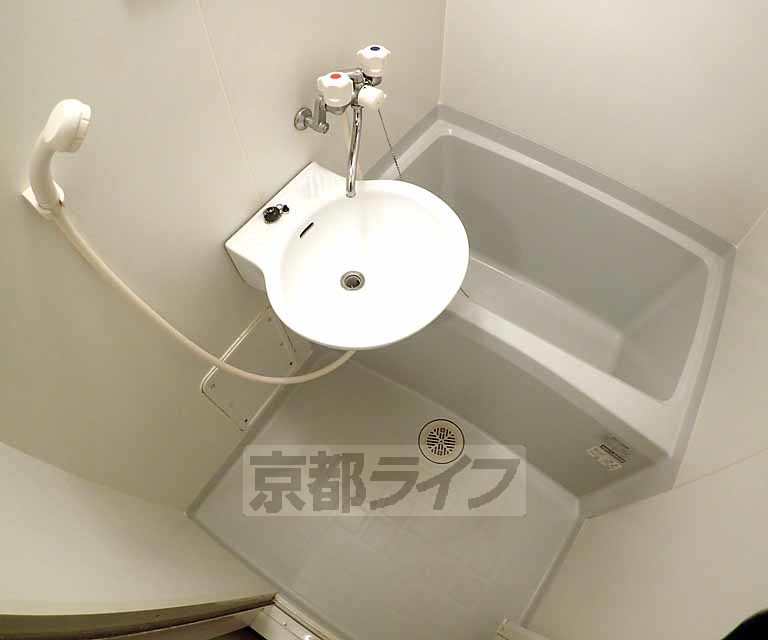 バス・シャワールーム　キレイな浴槽です。