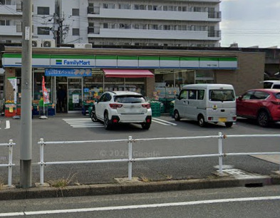 コンビニ　ファミリーマート 中割一丁目店（コンビニ）まで226m