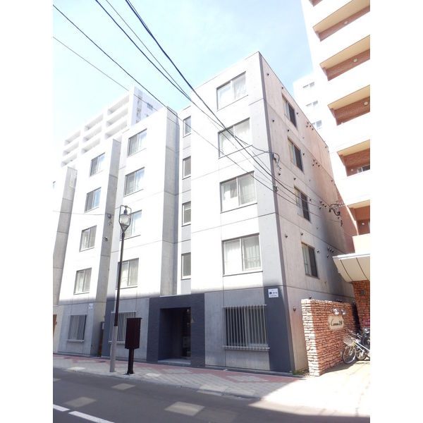 建物外観　★大通徒歩圏の便利な立地！★都市ガス・エアコン・ネット無料♪