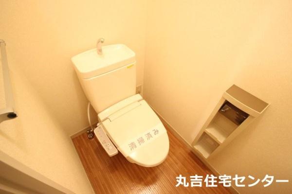 シャトル・ロイヤル1のトイレ写真