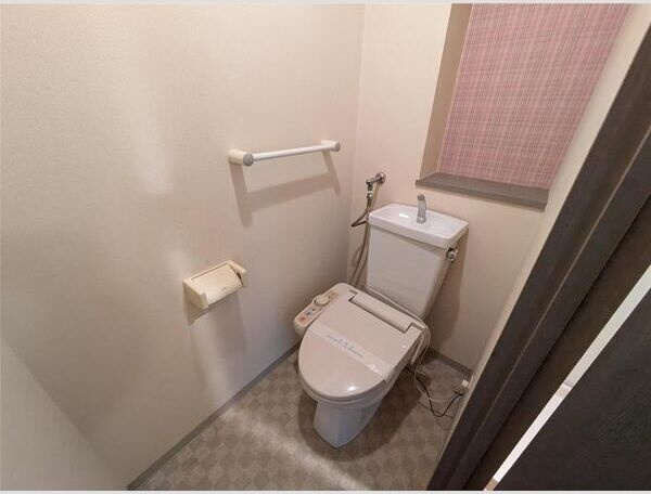 ＪＲ千歳線 北広島駅 徒歩4分 4階建 築31年のトイレ写真