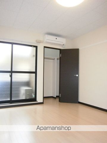 ＪＲ津山線 法界院駅 徒歩11分 2階建 築15年の居間写真