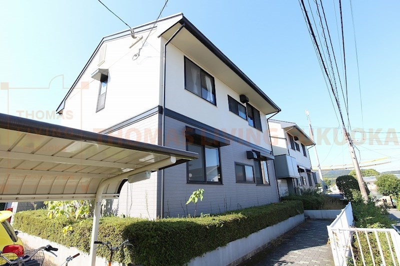 建物外観　原田小学校・筑紫野南中学校そば。
