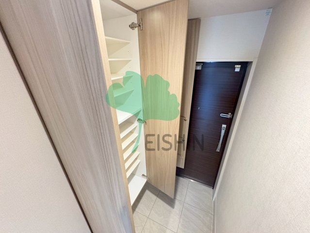 玄関　下駄箱もしっかりついてます！