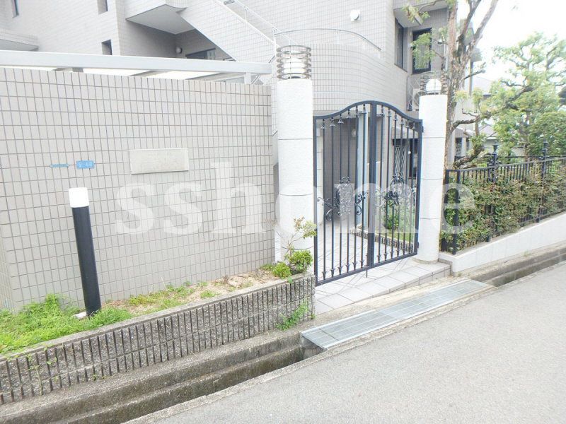 エントランス　建物入口