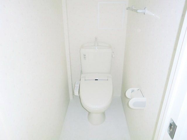 トイレ　★ウォシュレット付きのトイレです★
