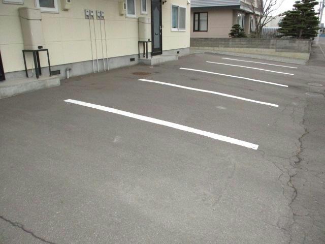 駐車場　駐車場