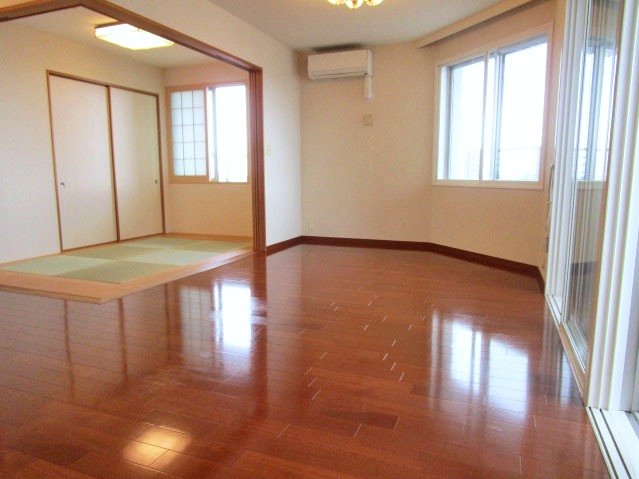 居室・リビング　使いやすい形の為、レイアウトを楽しめます♪