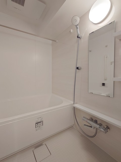 バス・シャワールーム　※写真は同タイプ住戸です。