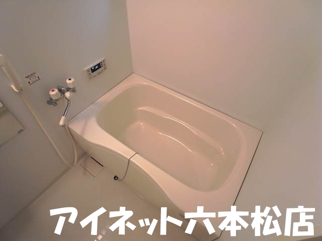 バス・シャワールーム　一日の疲れを癒せますね。