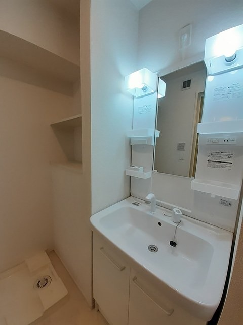 洗面設備　独立洗面台です。