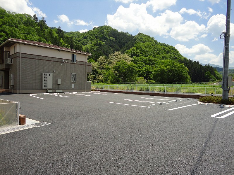 駐車場　駐輪場有り