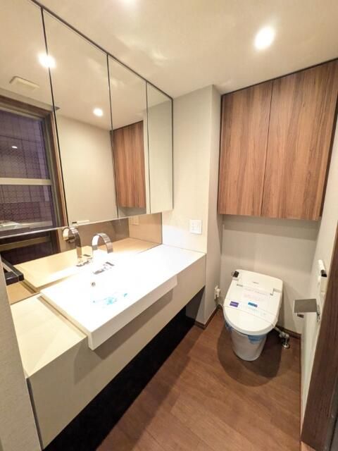 トイレ　落ち着いたトイレです