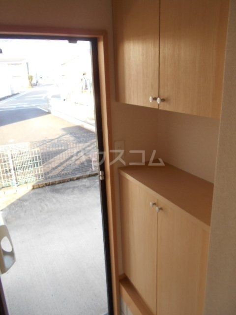 レジデンス月の玄関写真