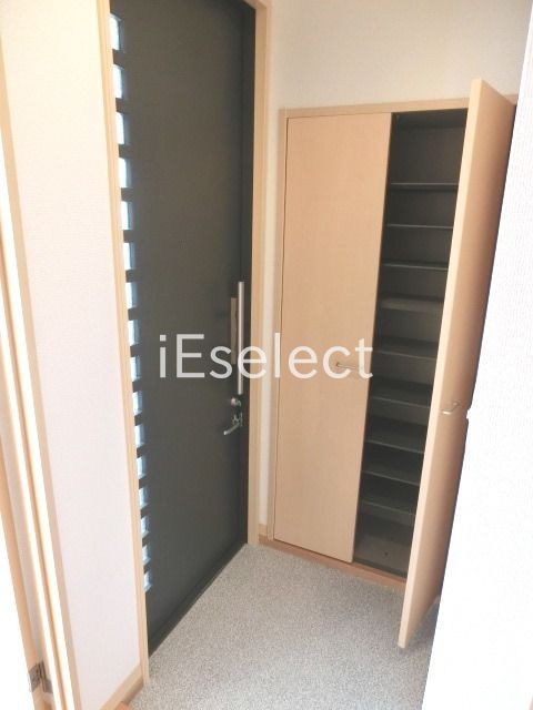 玄関　大型シューズＢＯＸ付
