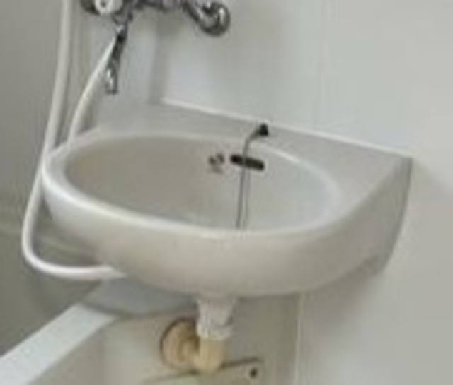 バス・シャワールーム　洗面台付き