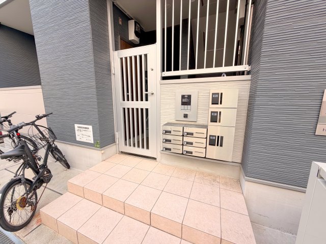 エントランス　綺麗なエントランスです。