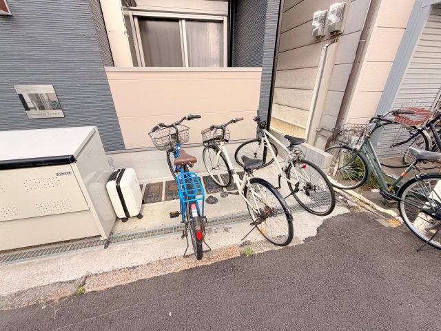 駐車場　敷地内には入居者専用の駐輪スペースもあります。