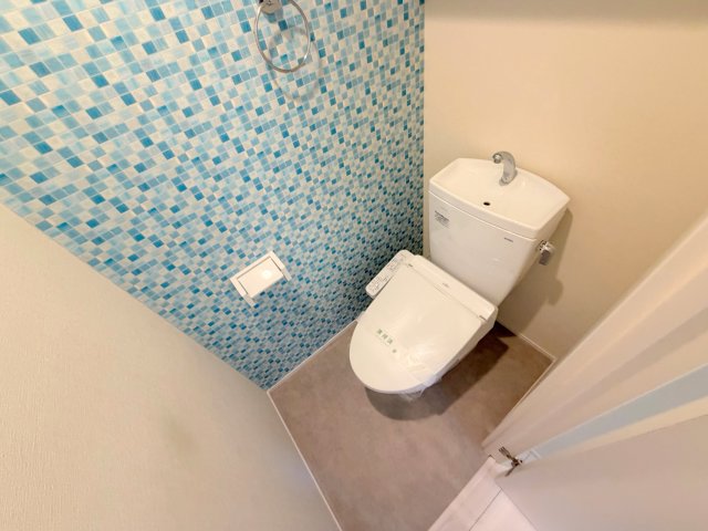 トイレ　綺麗なトイレにはウォシュレット標準装備です。