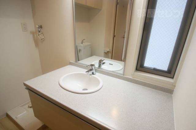 洗面設備　洗面脱衣スペースです。